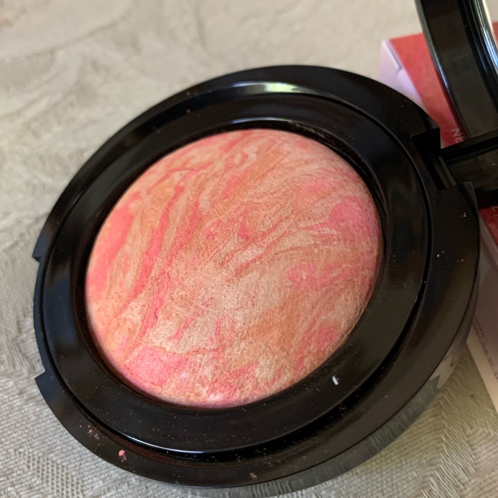 Laura Geller Blush n Brighten Baked Marbleized Blush Coral Cove BNIB - Picture 4 of 10